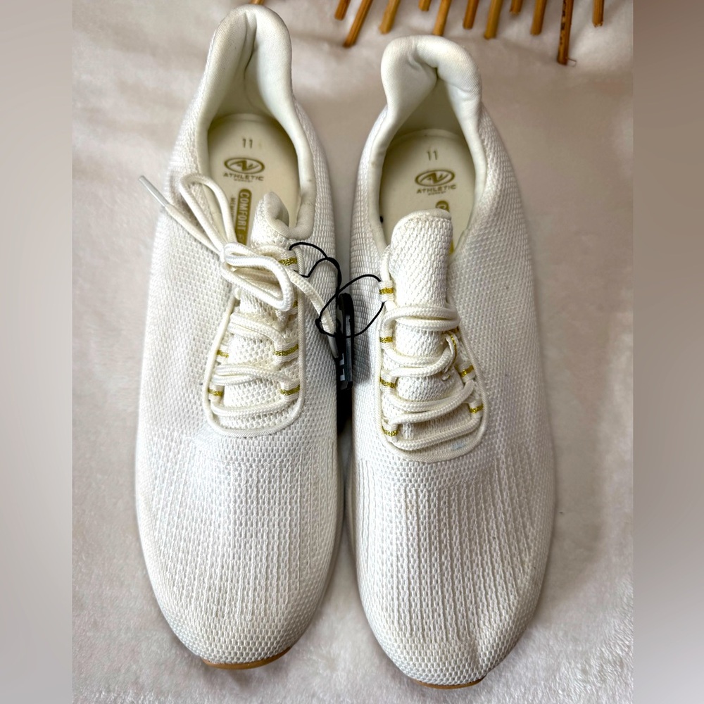 Women's White Sneakers Soft Running Shoe  Women from Athletic Works Size 11 NWT - Picture 10 of 10